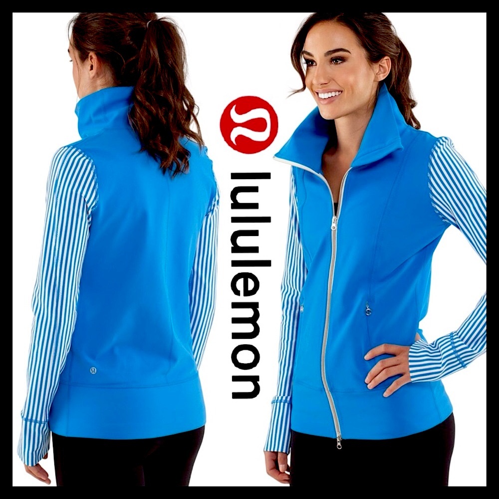 Lululemon Women’s Daily Yoga Jacket
Size (4) in Perfect Like NEW Condition